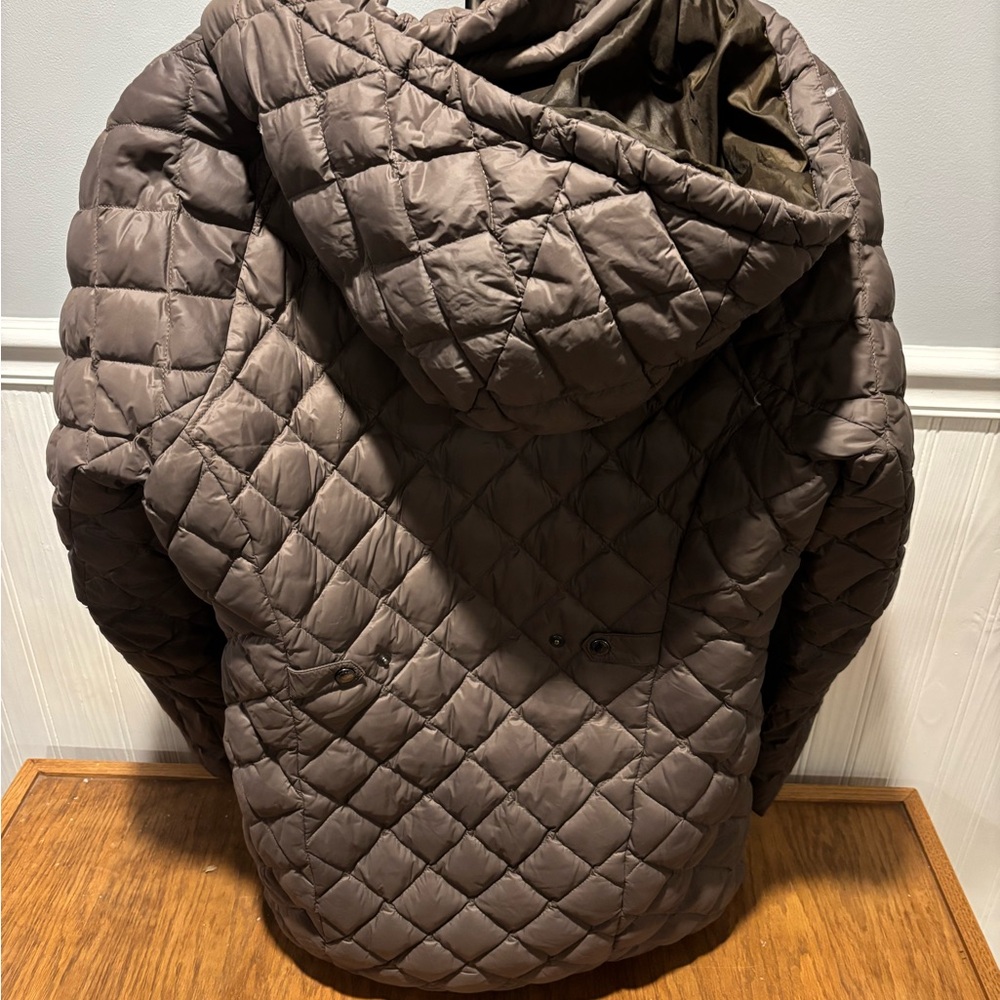 Lands End 
Brown 
Medium 
Gently Used